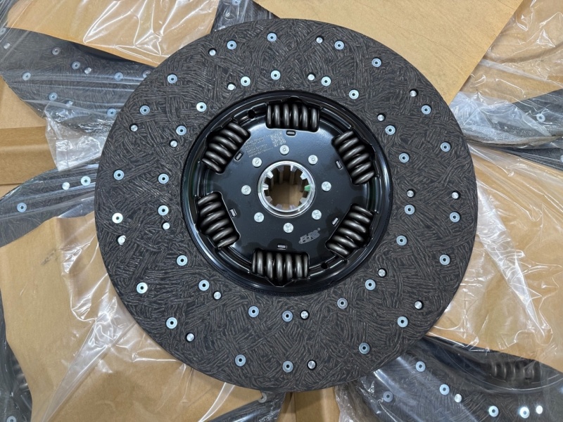 Диск сцепления (КПП ZF 8S, 16S) MF (усиленный, аналог Sachs 491878007209, 491878085641) / Prawolf D0069